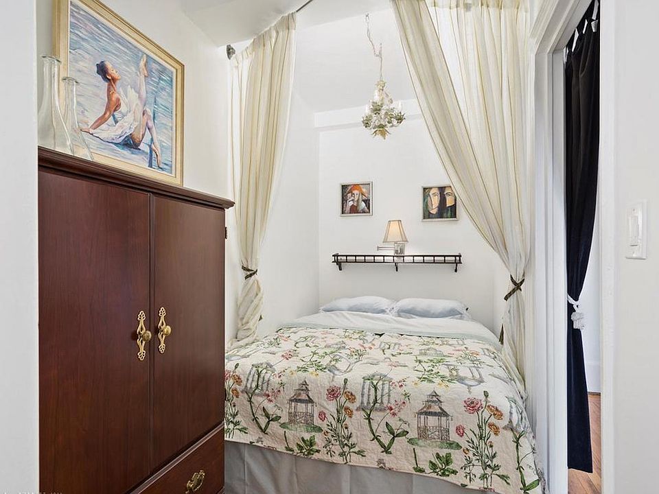 2nd image of 340 W 57th St APT 8C