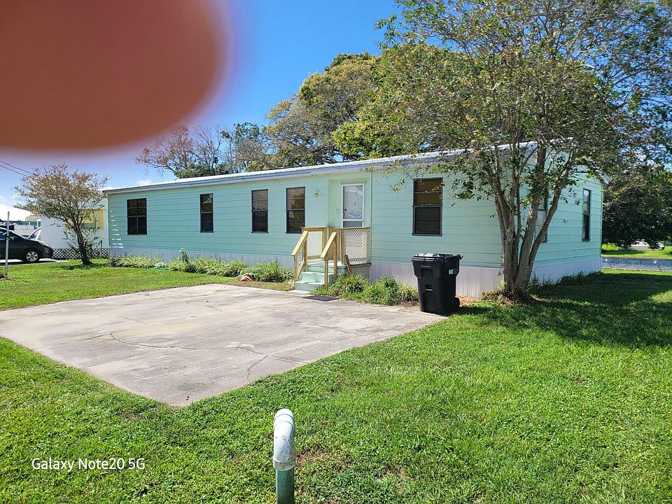 1st image of 3533 SE 24th Terrace