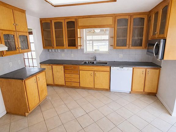 2nd image of 350 Robbie Lee Rd