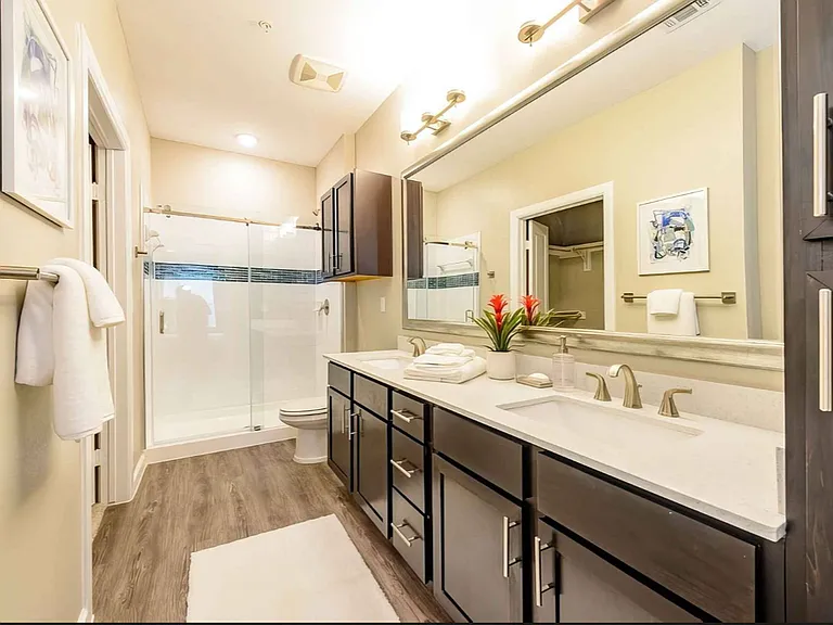 Regency Park Residences — Photo 8