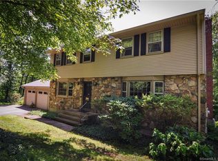 160 Blue Ridge Dr, Manchester, CT 06040