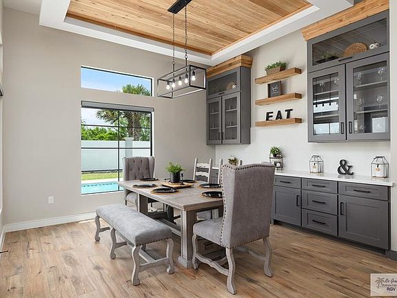 5th image of 2501 Los Portales Dr