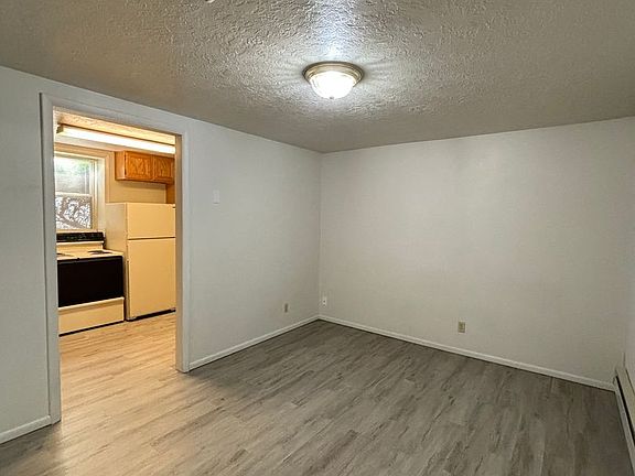 4th image of 618 W Clark St APT 3