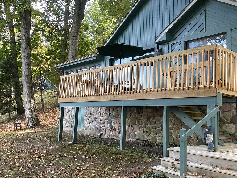 5010 S Lake Dr — Photo 2