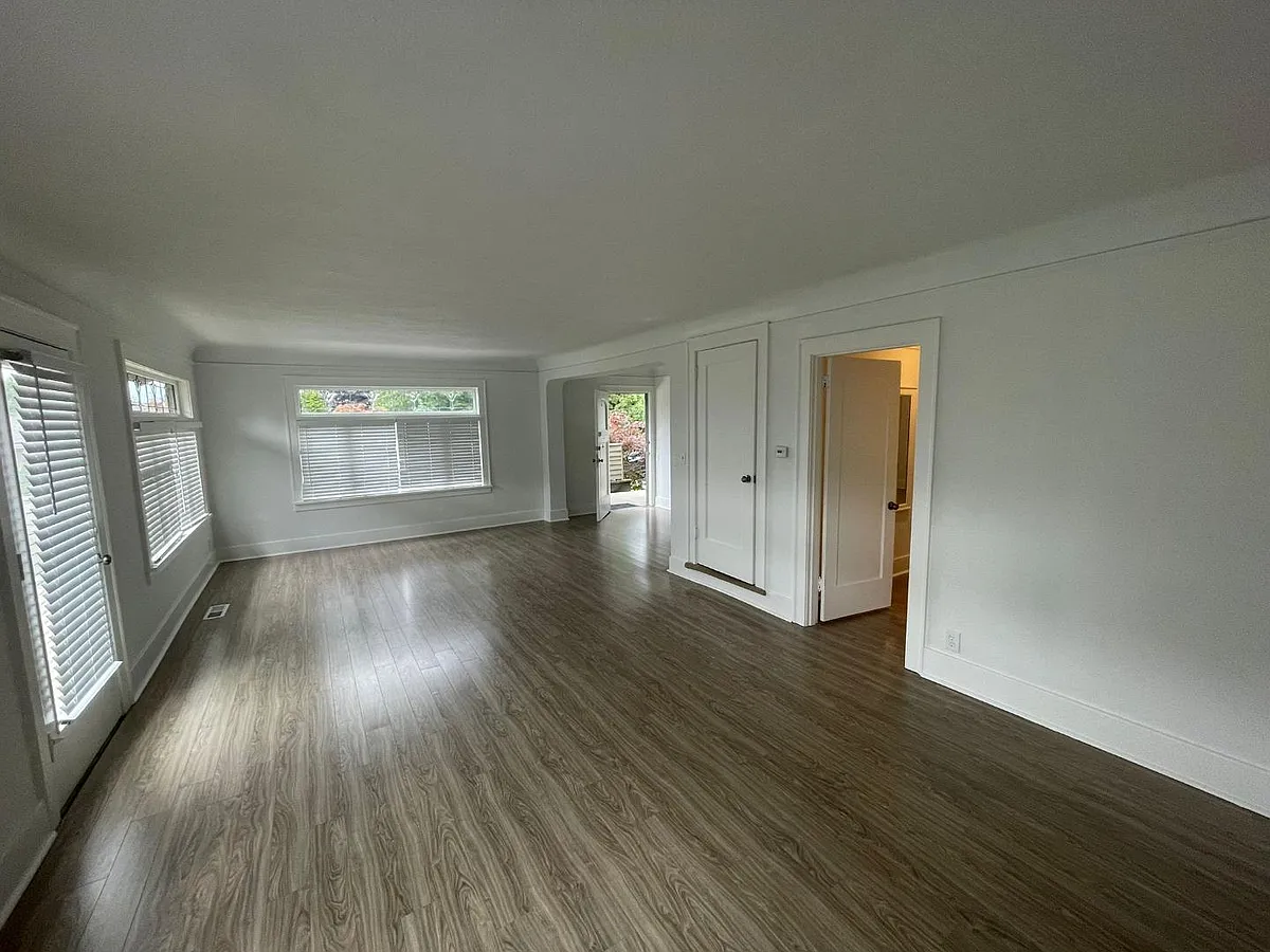 Unit Photo - 1475 NW 92nd St #8