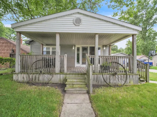 702 Bay Rd, Bay City, MI 48706