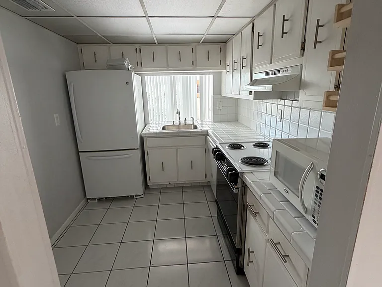 9431 SW 4th St #411 — Photo 24