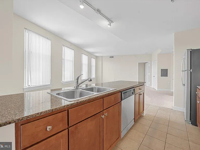 400 Massachusetts Ave NW #820 — Photo 19