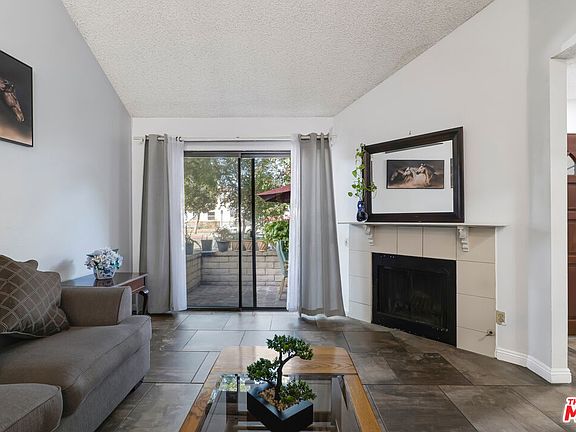 5th image of 14401 Plummer St Unit 6
