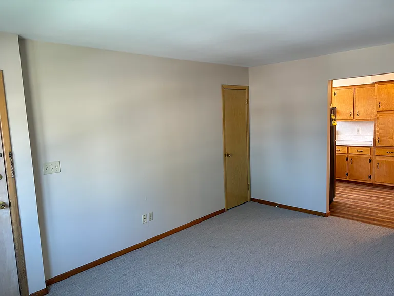 77 Heald St — Photo 9