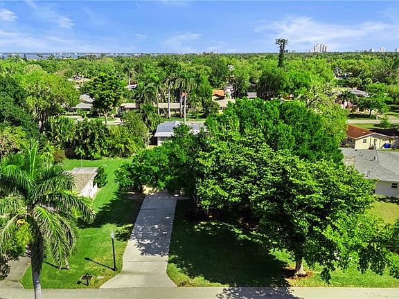 4th image of 1359 Jambalana LN