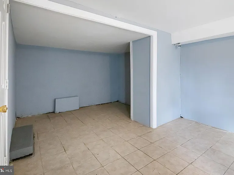 851 S 57th St — Photo 18