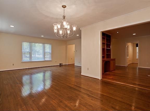 3rd image of 4505 Rockaway Dr