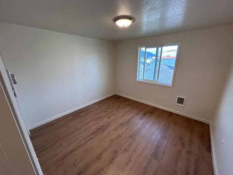 795 Elm Ave — Photo 22