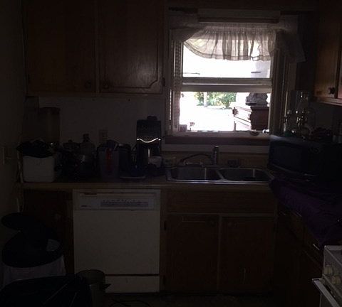 3rd image of 2910 S Martinson Ave