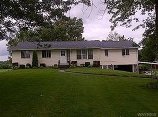 7617 Chestnut Ridge Rd, Lockport, NY 14094