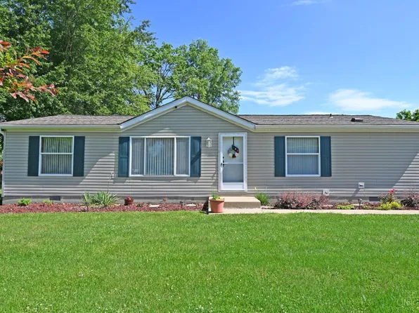 1989 Clearview Dr, Fayetteville, OH 45118