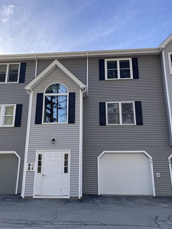 2 bed, 1.0 bath, 1054 sqft, $2,250 — Photo 1