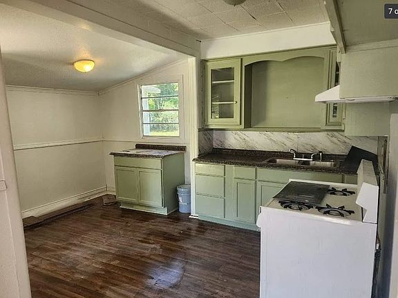 5th image of 3547 Mission Dr