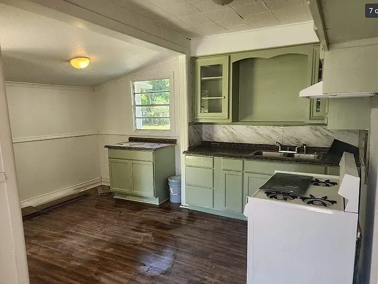 3547 Mission Dr — Photo 5