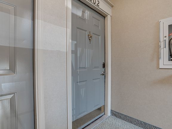 5th image of 3905 Golf Tee Ct APT 202