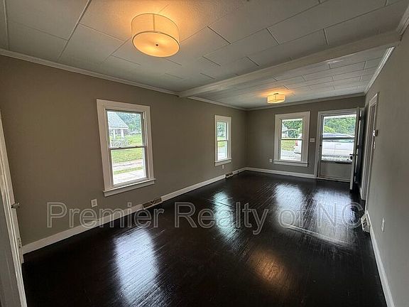 3rd image of 7596 Broad St #A