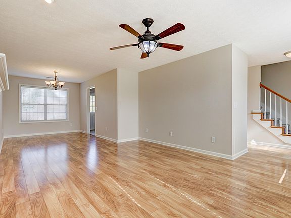 2nd image of 7225 Birdie Ln