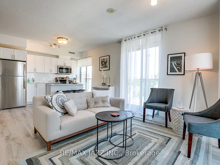 100 Bond St E #1205 — Photo 2
