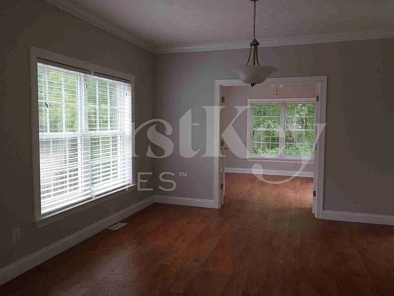 1911 Chestnut Oak Ln — Photo 8