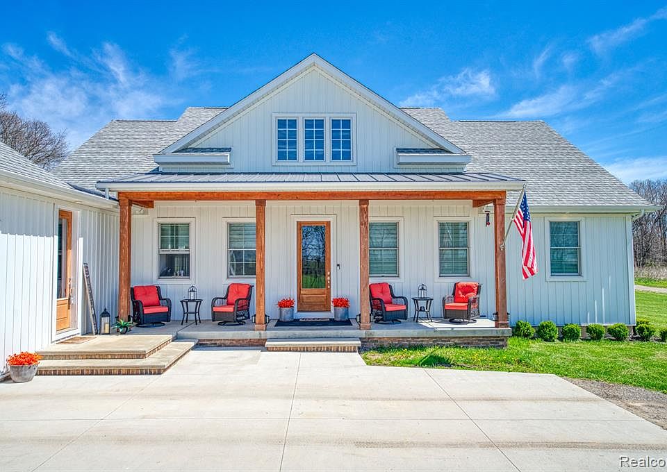 6122 Hartland Rd, Fenton, MI 48430 Zillow