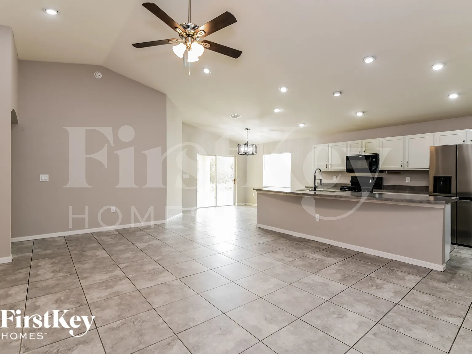 4 bed, 2.0 bath, 1774 sqft, $2,225 — Photo 3