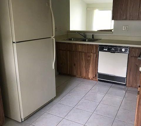 5th image of 3088 Grovewood Blvd