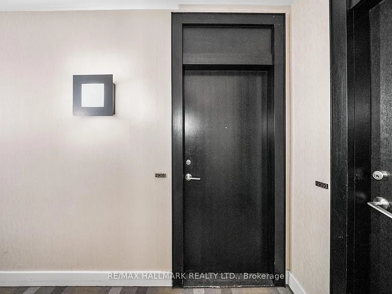 33 Charles St E #2908 — Photo 6