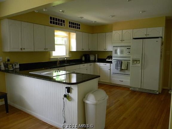 5th image of 13110 Bradley Farm Dr