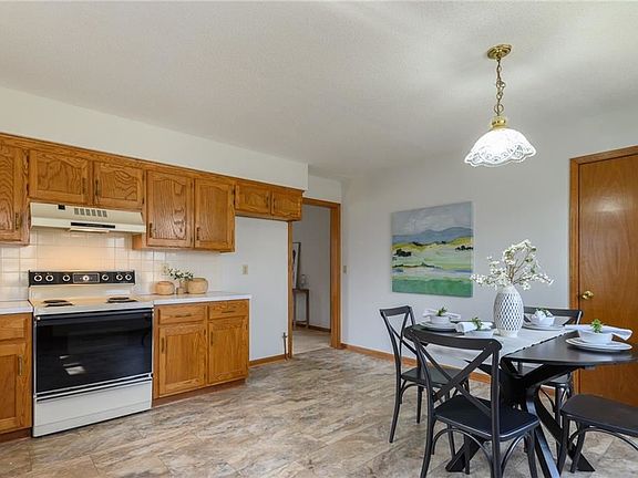 5th image of 15901 Hight Ave