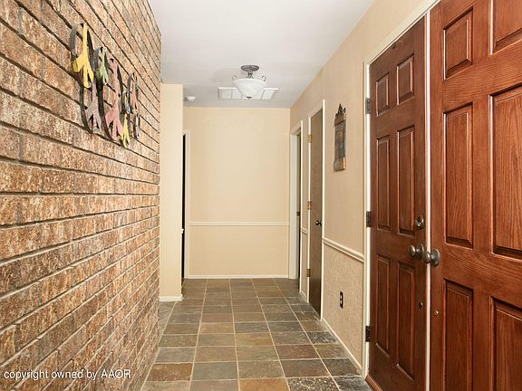 3rd image of 6307 Fulton Dr
