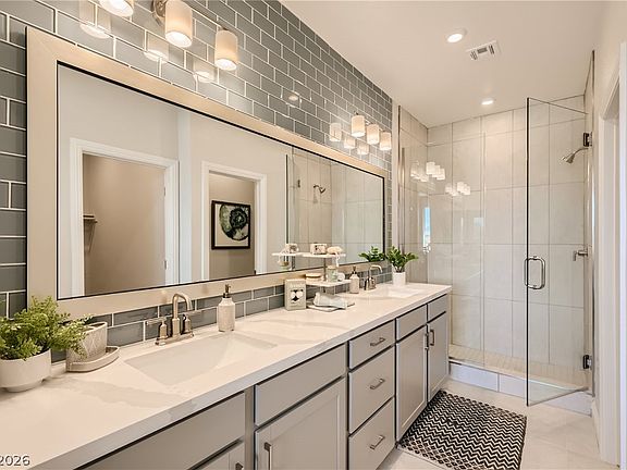 4th image of 246 Freeport View Pl