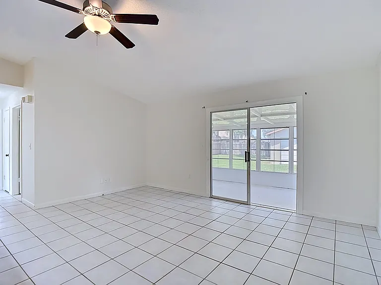 3255 Amherst Ave — Photo 17