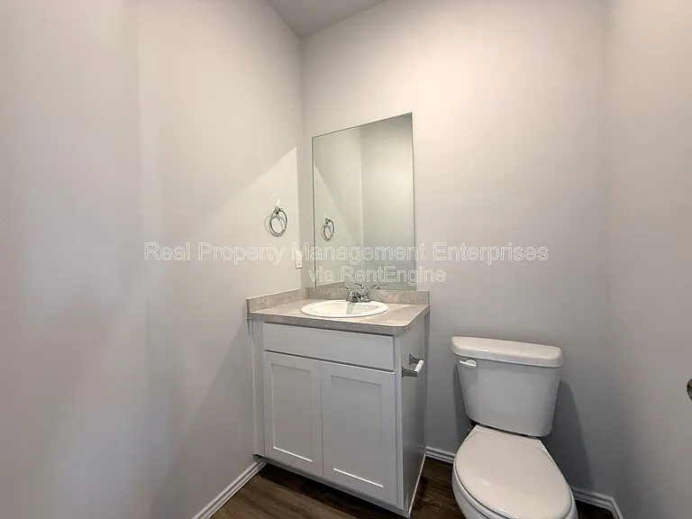 9521 Stallion Dr — Photo 14