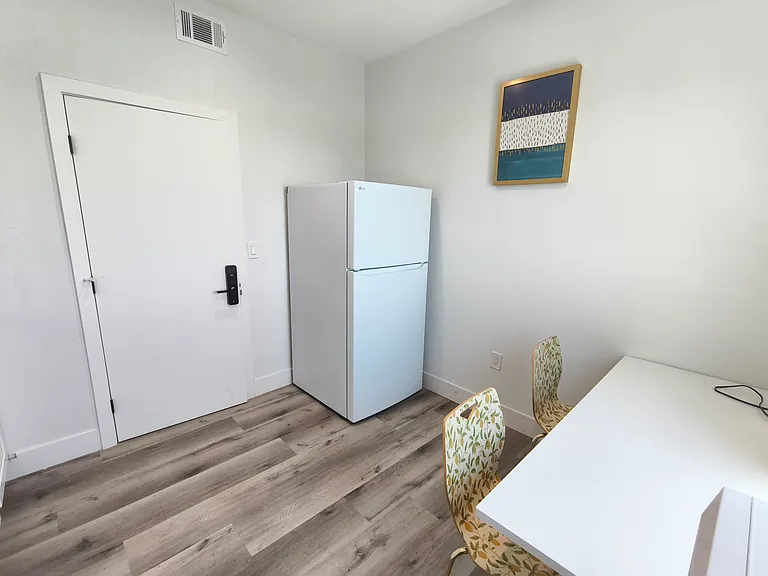3020 S Normandie Ave #A4 — Photo 5