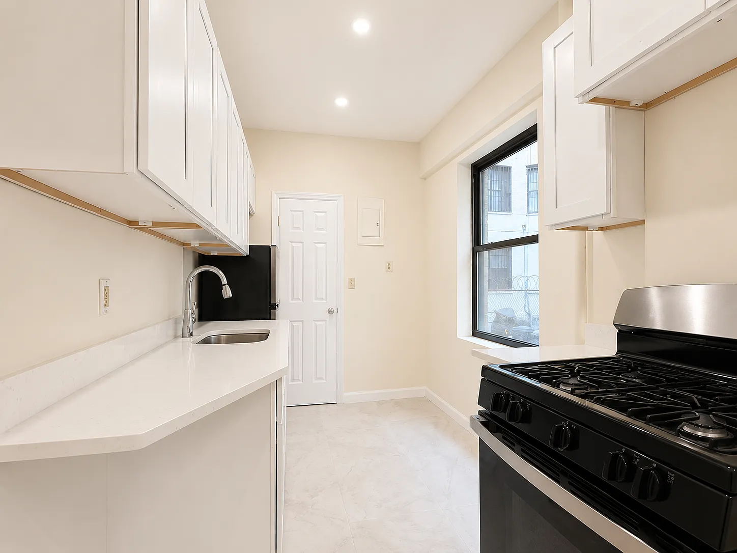 5 Ten Eyck Street — Photo 4