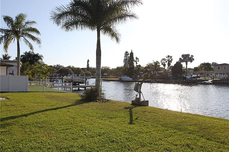 1st image of 9198 Sun Isle Dr NE