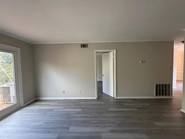 2261 Robin Lyn Ct — Photo 3