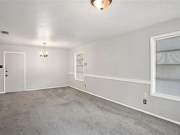 5th image of 3764 Autumndale Dr