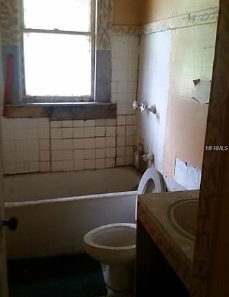 5th image of 915 E 23rd Ave