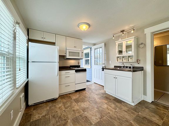 4th image of 8414 Cedarhome Dr #3