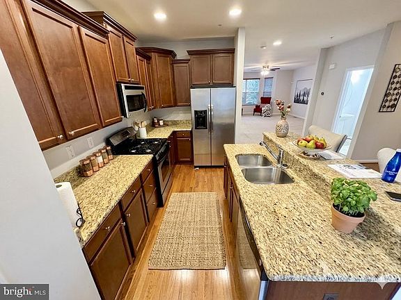 5th image of 2227 Congresbury Pl