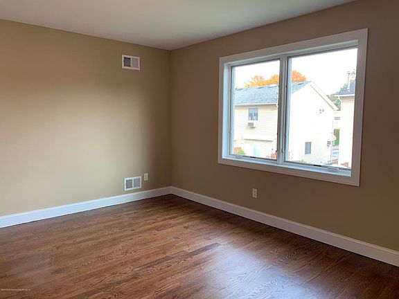 4th image of 251 Cambridge Ave #B