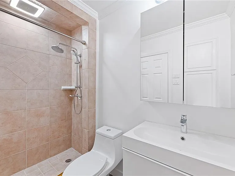 908 Lenox Hill Ct NE — Photo 16