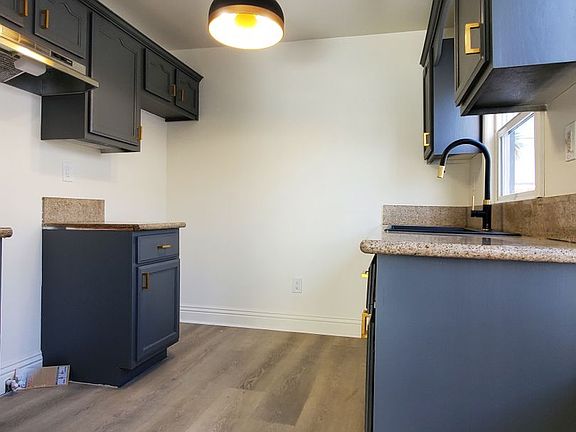 5th image of 2837 Somerset Dr #3B-2Ba-975Sqft